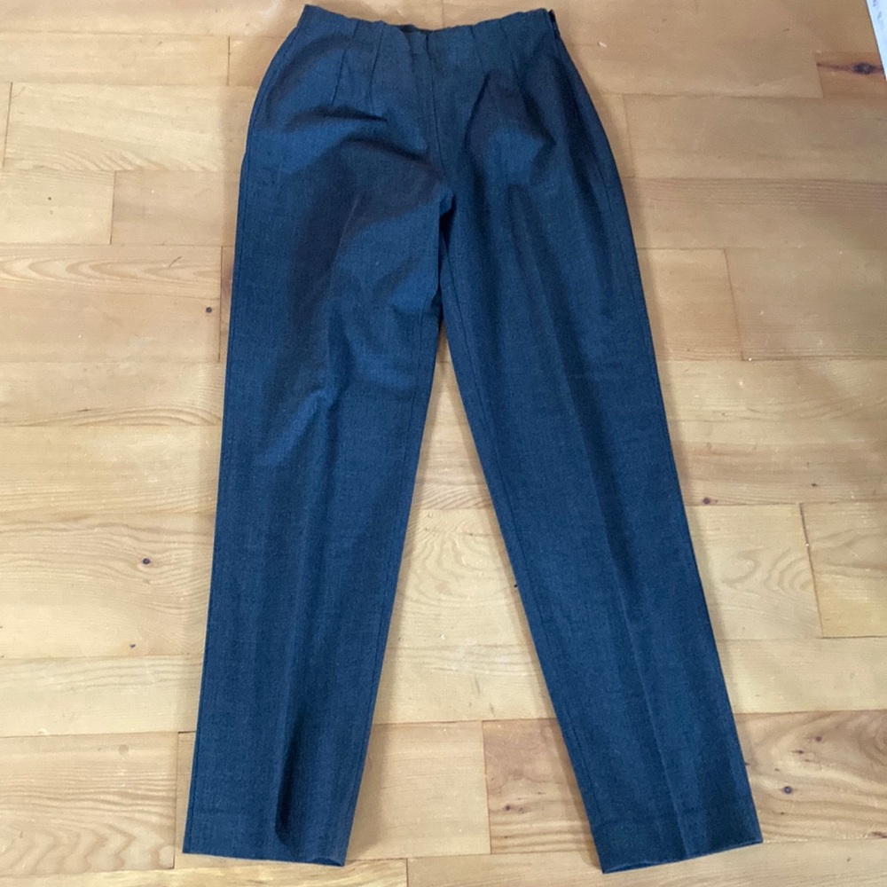 Banana Republic Stretch 96% Wool, 4% Lycra Spandex Grey Size 8.  Excellent shape